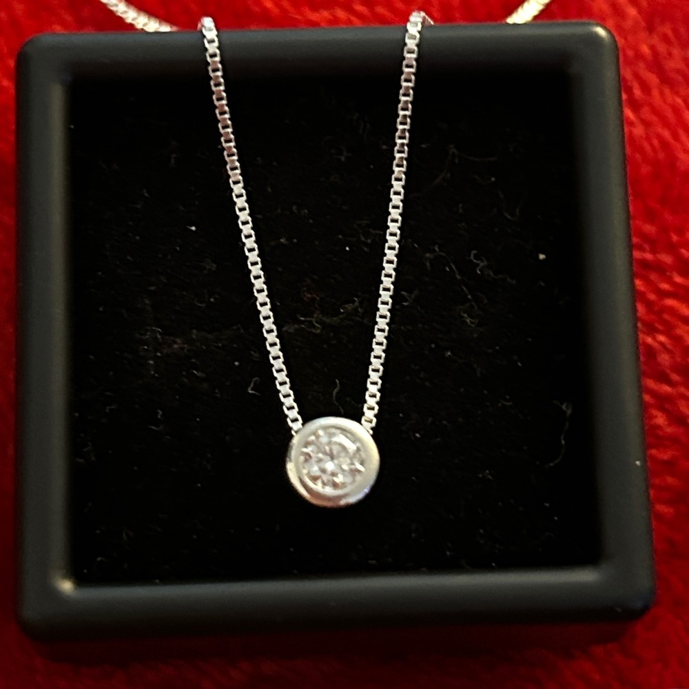 Luxury Moissanite‎ Diamond bezel set Pendant Necklace